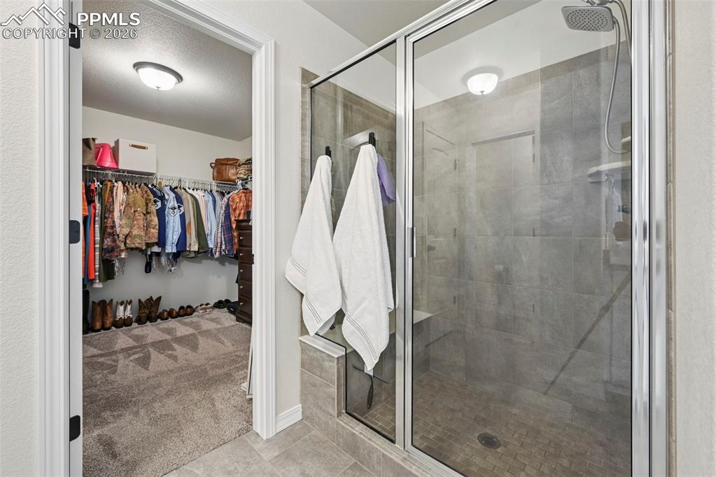 Image 29 of 47: Bathroom