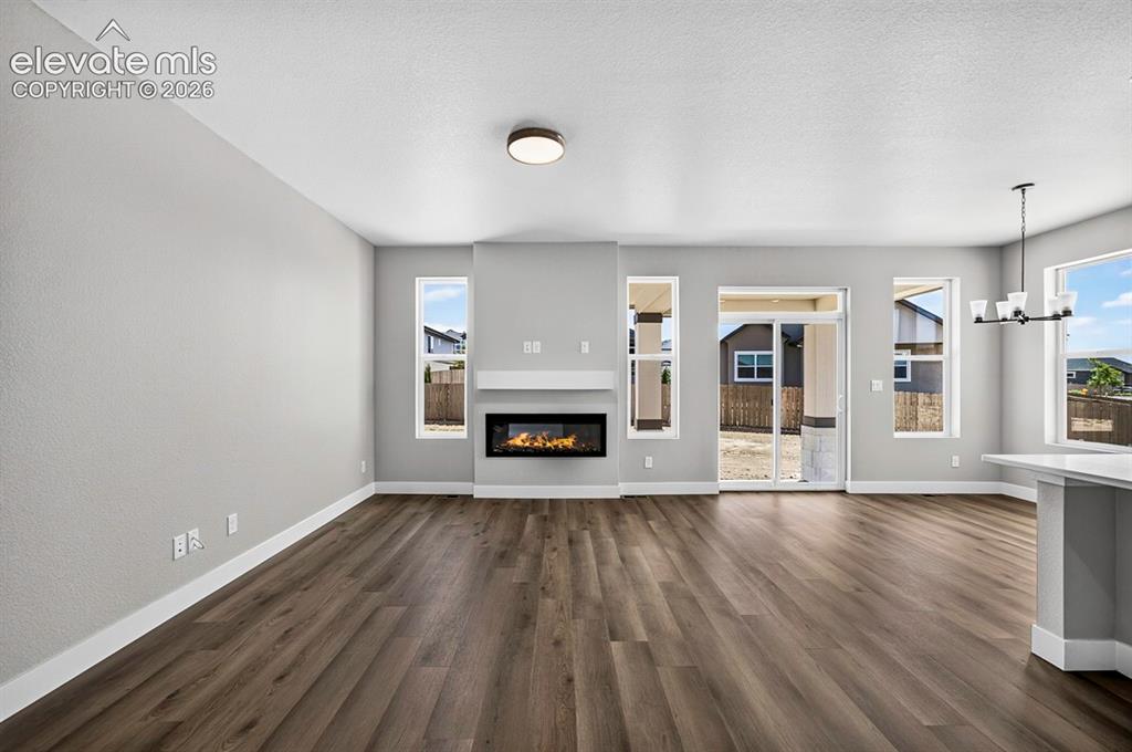 Image 13 of 40: Living Room