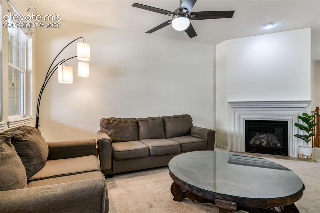 Image 18 of 50: Living Room