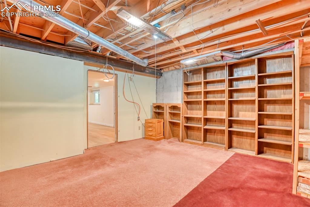 Image 40 of 50: Large separate storage room.