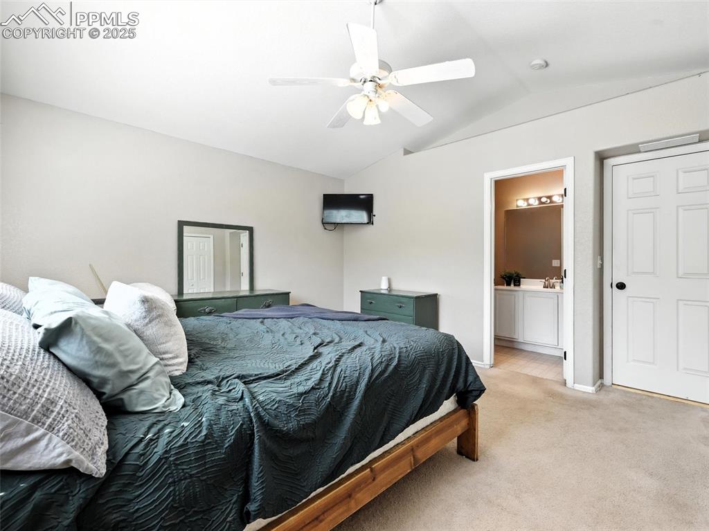 Image 25 of 38: full bath adjoined to master bedroom