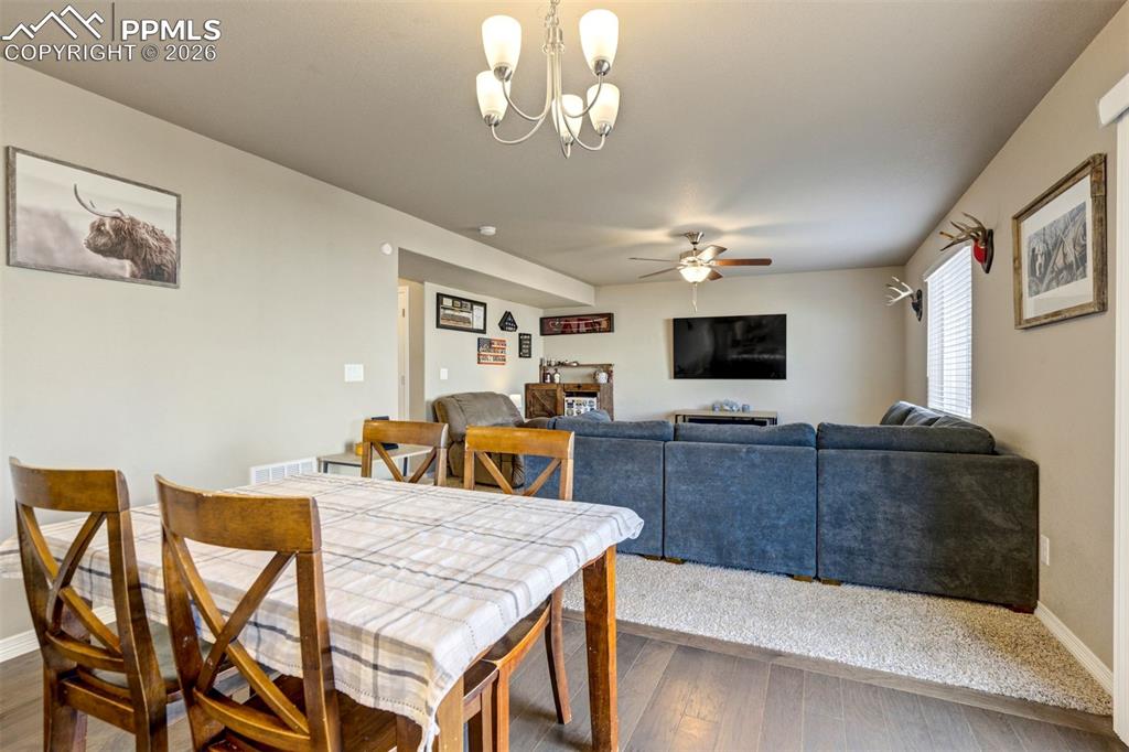 Image 12 of 47: Dining Area