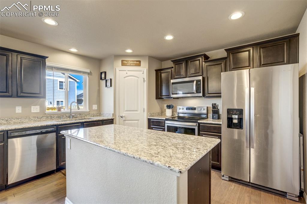 Image 8 of 47: Kitchen