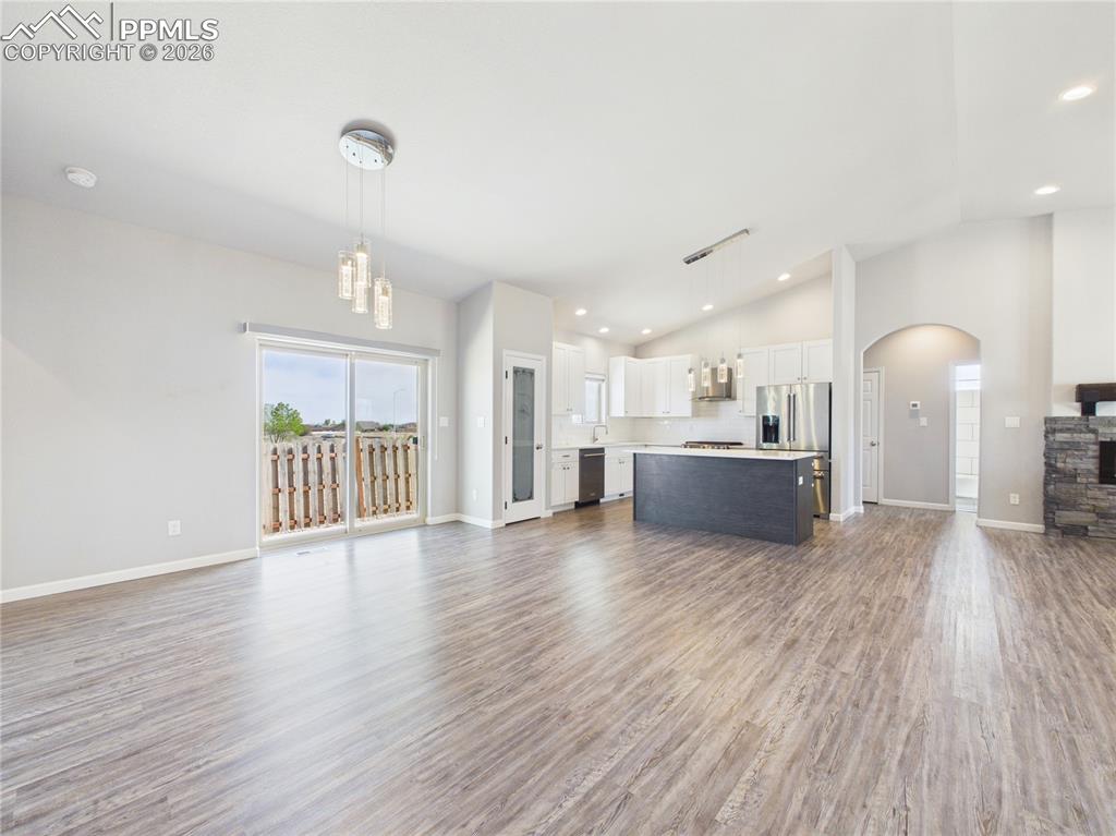 Image 20 of 47: Living Room