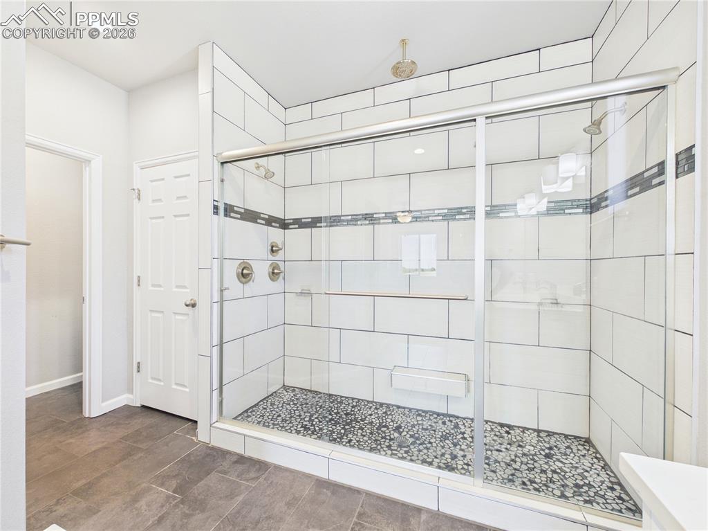 Image 34 of 47: Bathroom