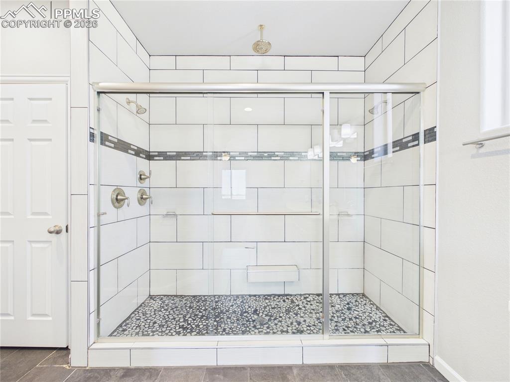 Image 37 of 47: Bathroom