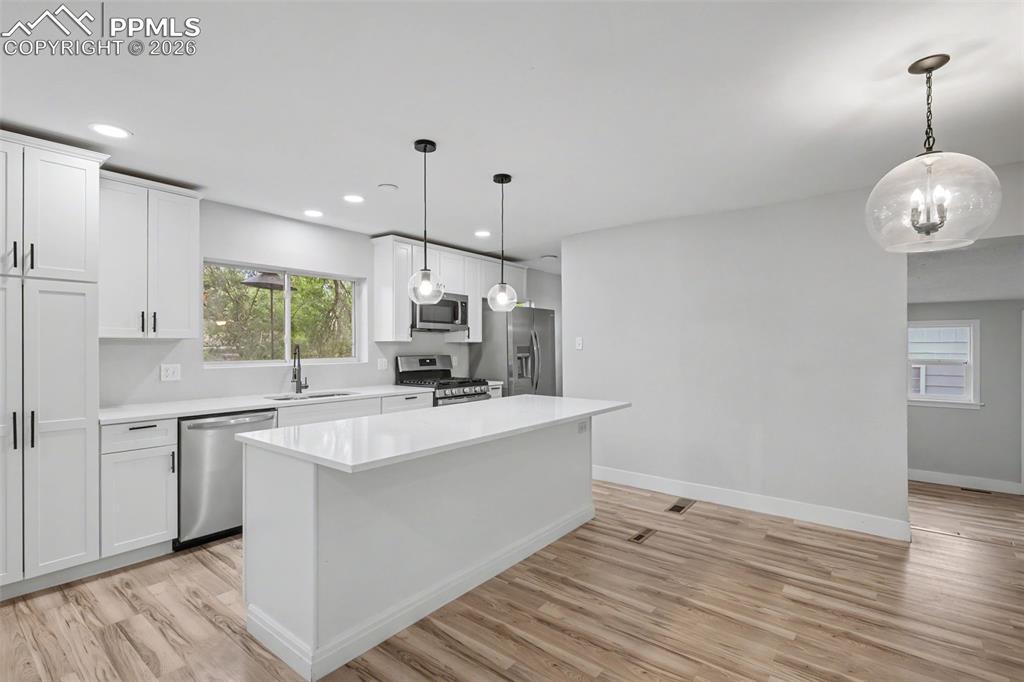 Image 9 of 35: Kitchen