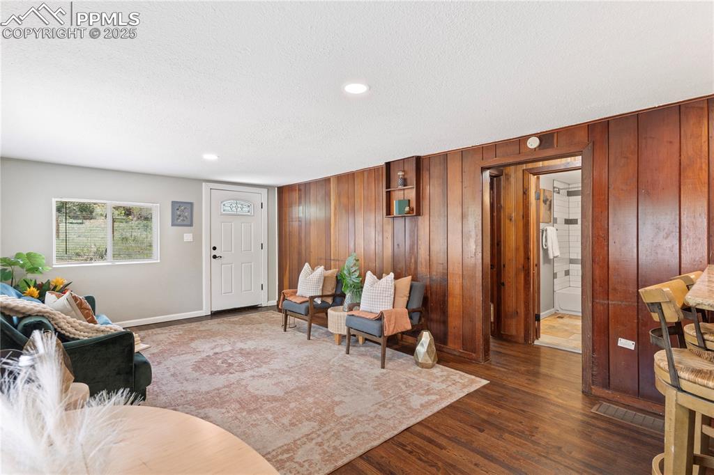 Image 6 of 36: Living Room