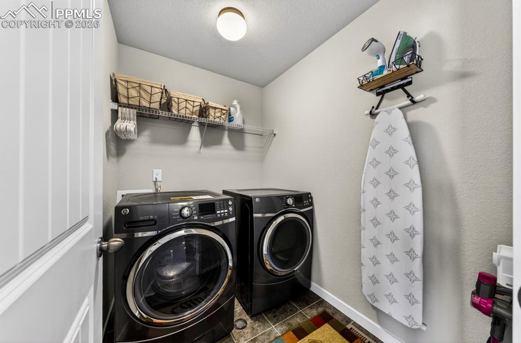 Image 18 of 28: Laundry