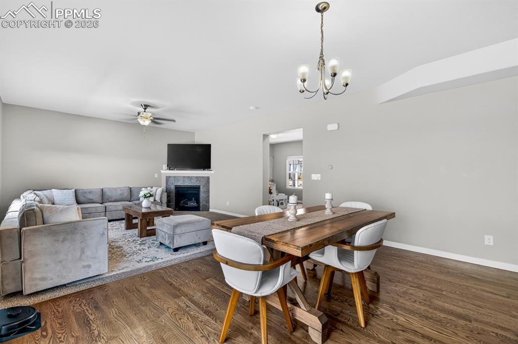 Image 9 of 28: Dining Area