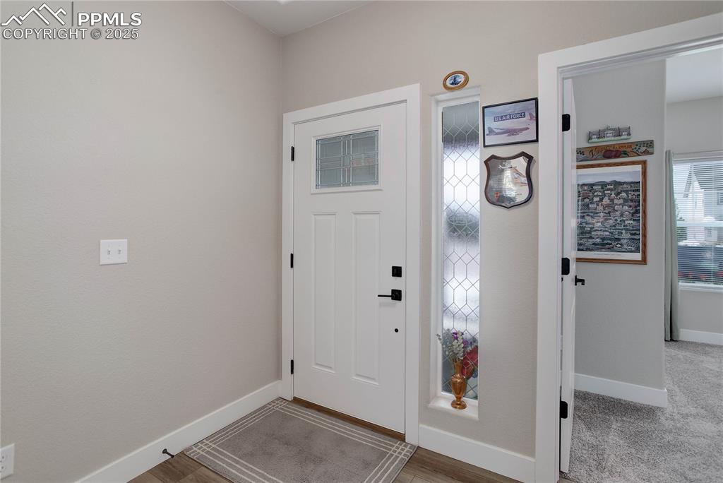 Image 2 of 22: Entryway