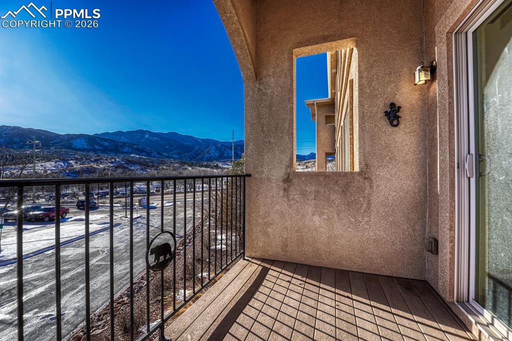 Image 34 of 50: Balcony