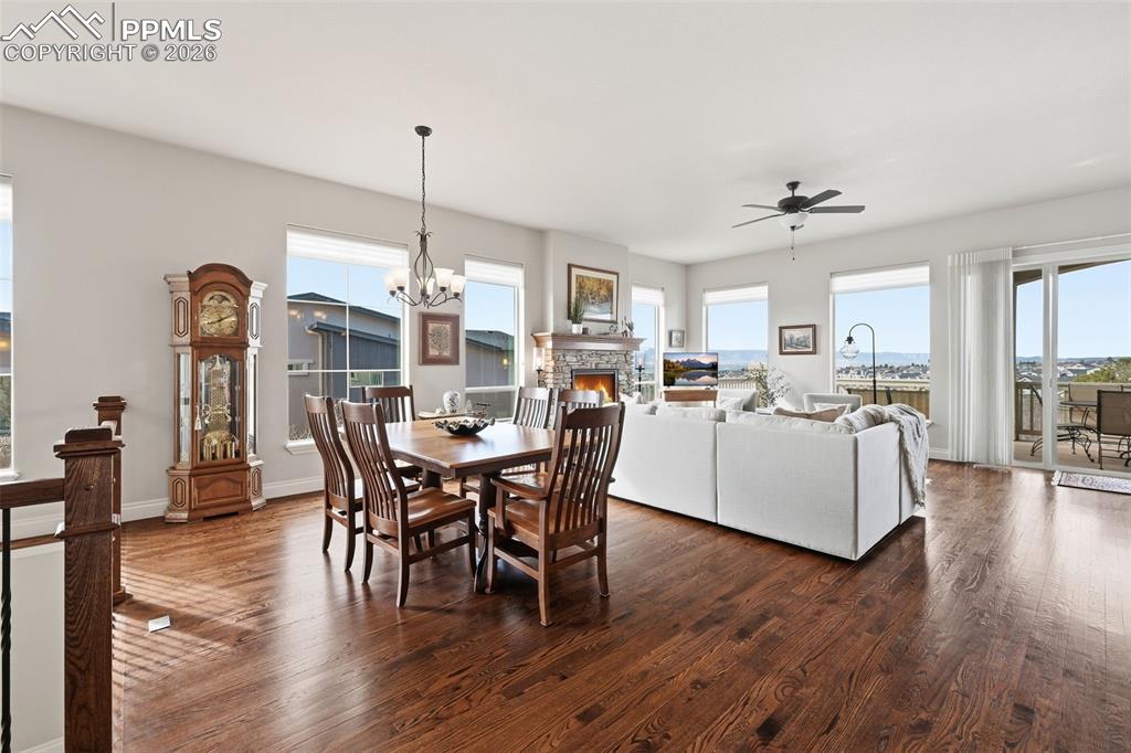 Image 13 of 42: Dining Area