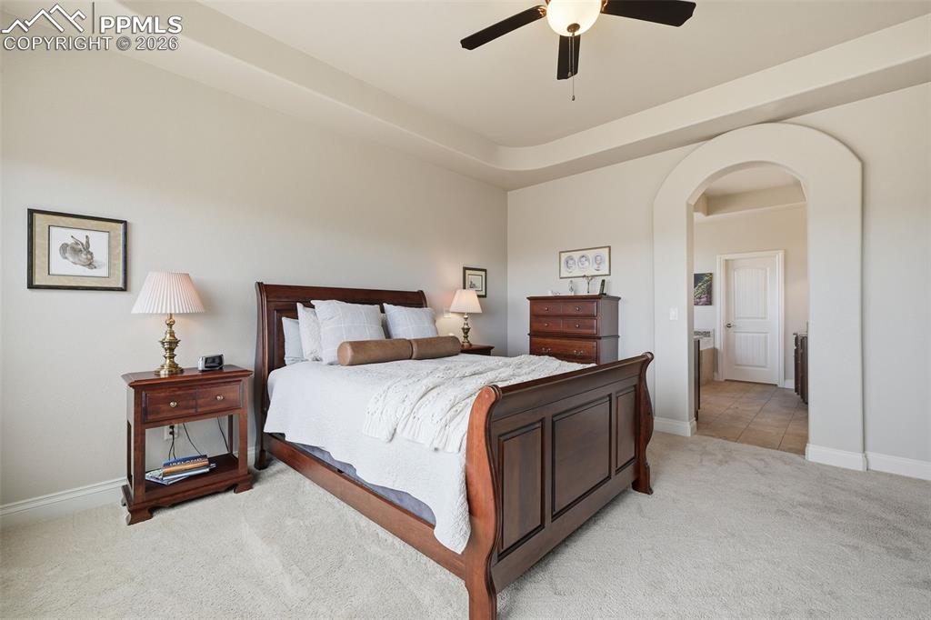 Image 19 of 42: Bedroom