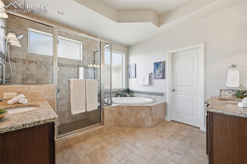 Image 20 of 42: Bathroom