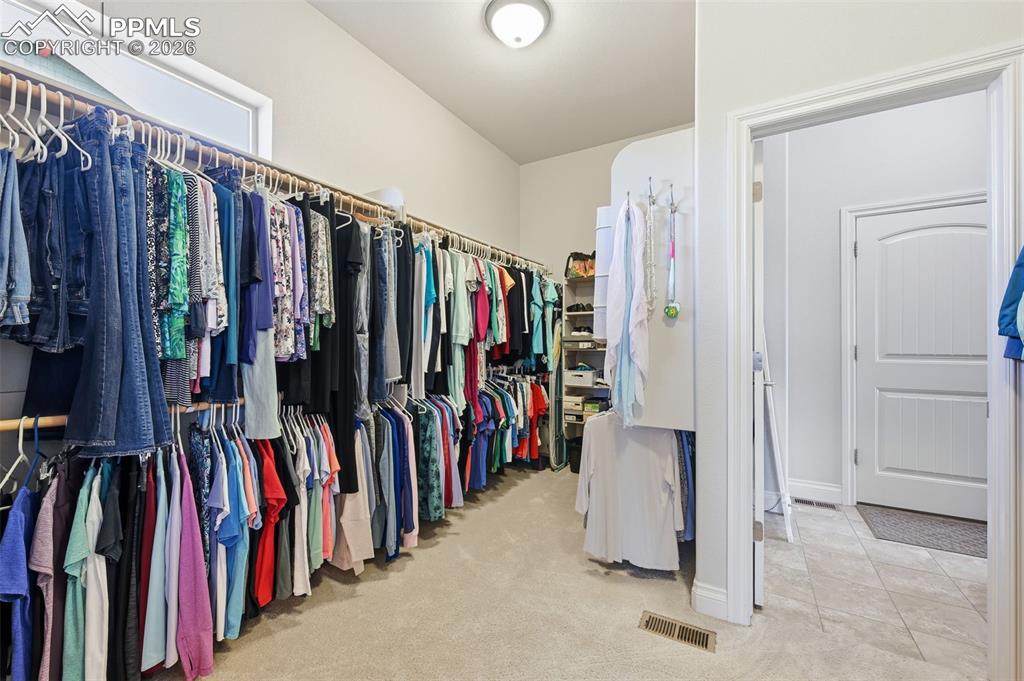 Image 21 of 42: Closet