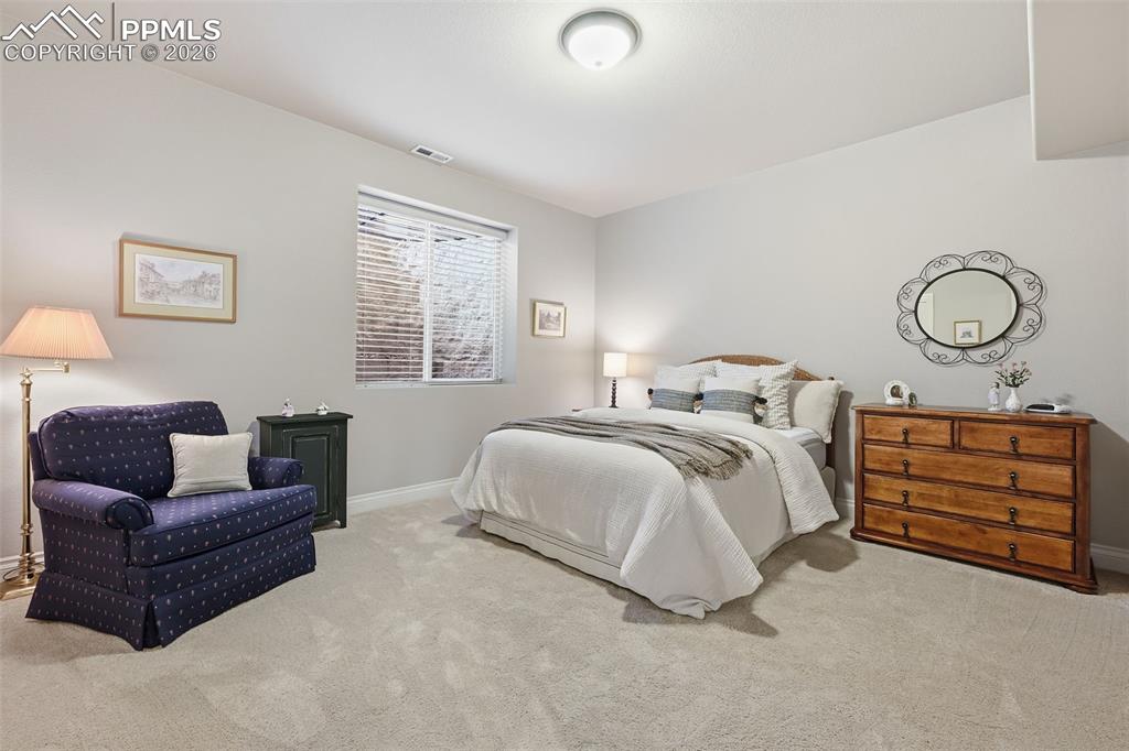 Image 33 of 42: Bedroom