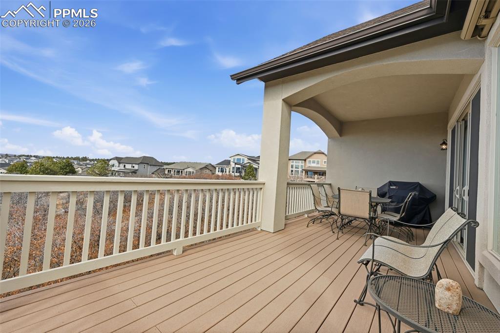 Image 37 of 42: Deck