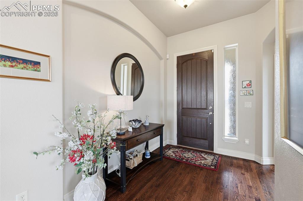 Image 7 of 42: Entry