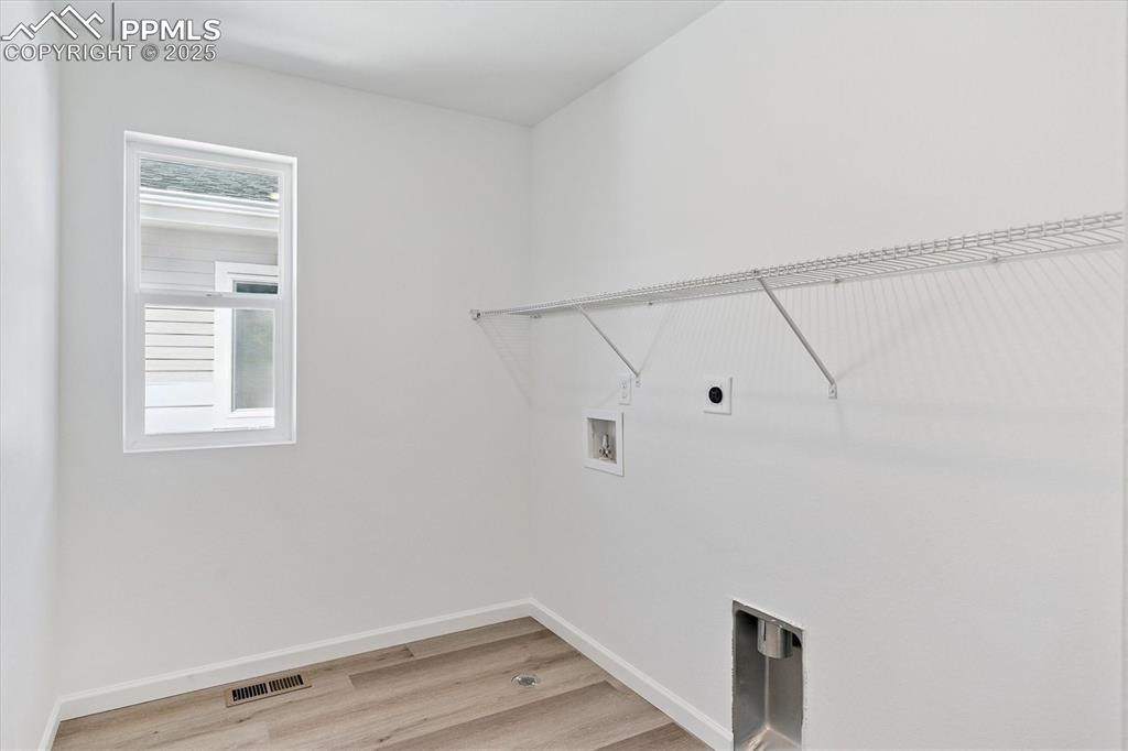 Image 15 of 22: Laundry