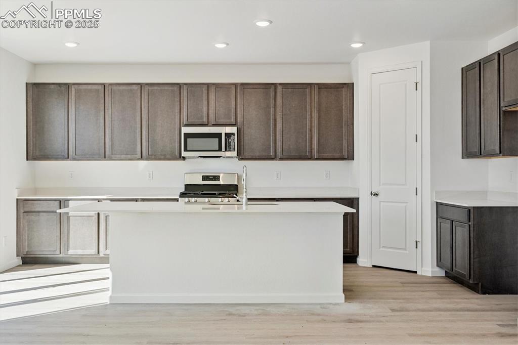 Image 5 of 22: Kitchen