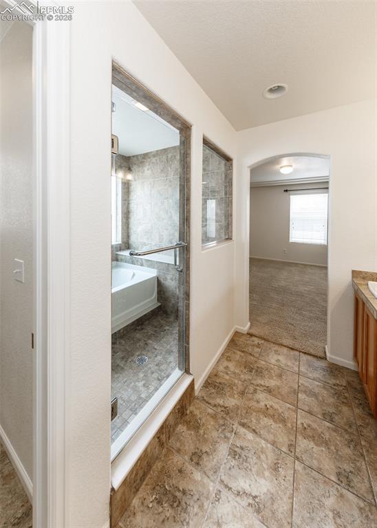 Image 29 of 50: Bathroom