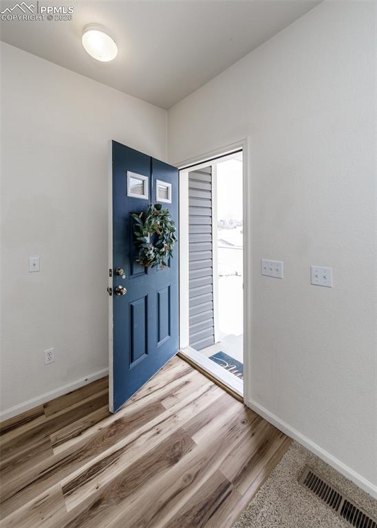 Image 3 of 50: Entry