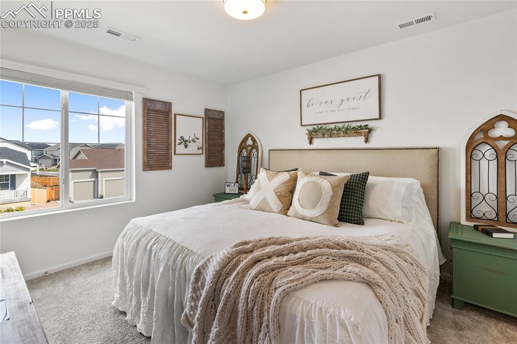 Image 19 of 48: Bedroom