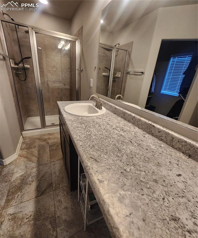 Image 18 of 33: Bathroom