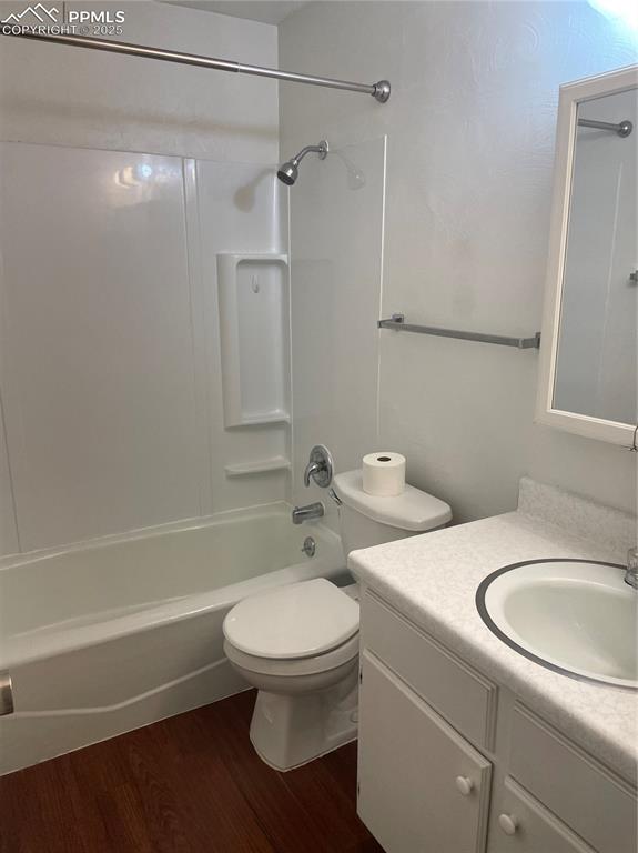 Image 25 of 27: Unit 3 bathroom