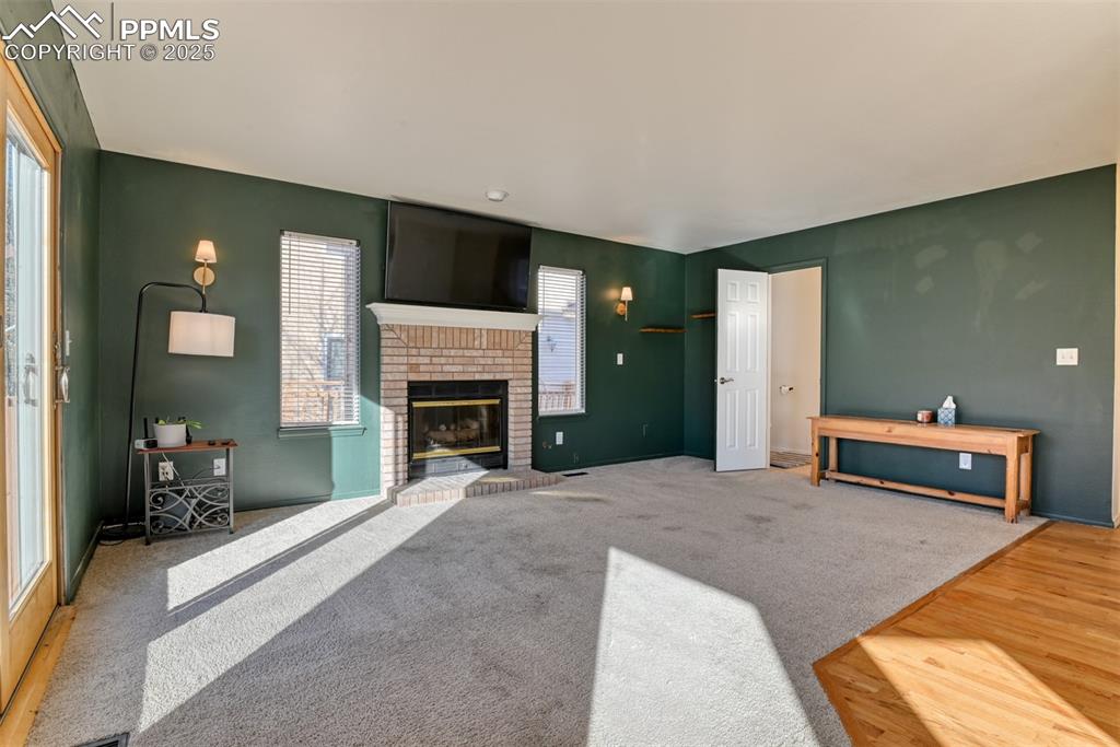 Image 17 of 48: Living Room