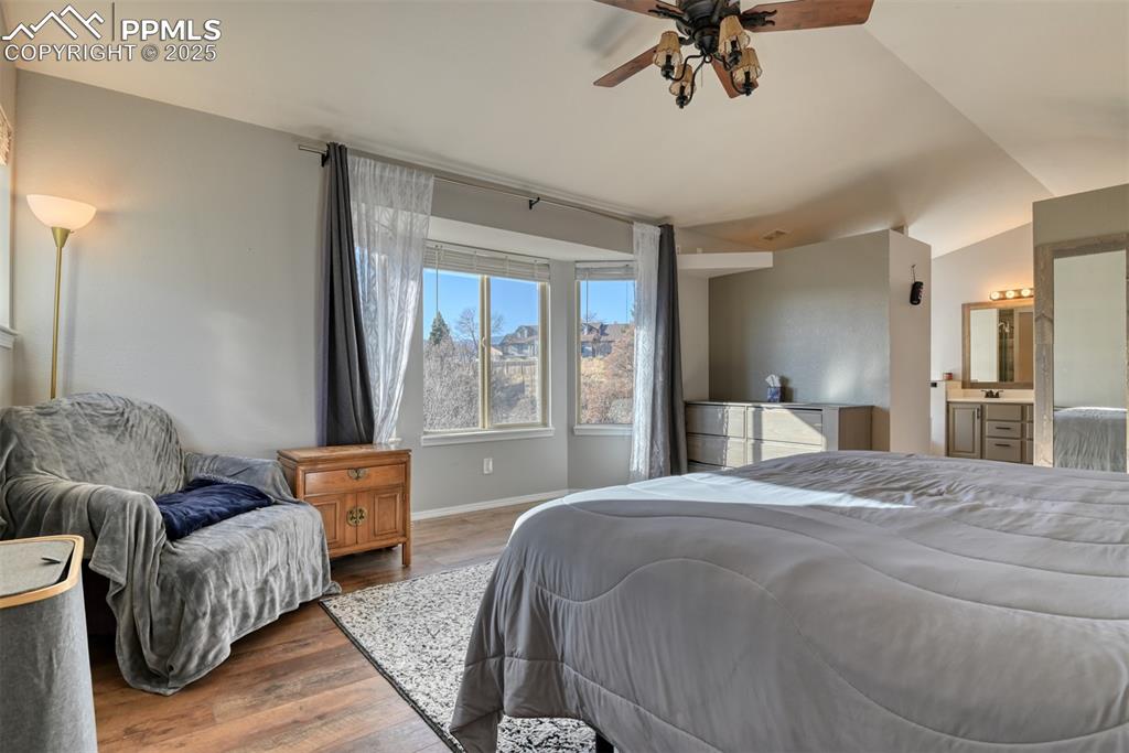 Image 21 of 48: Bedroom