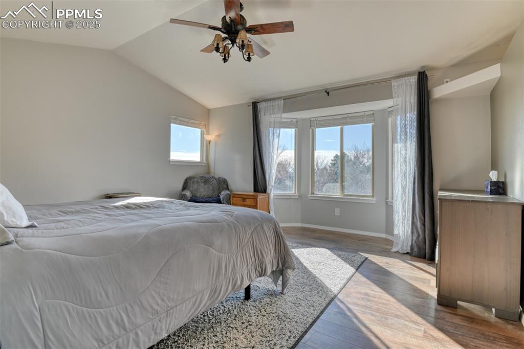 Image 22 of 48: Bedroom