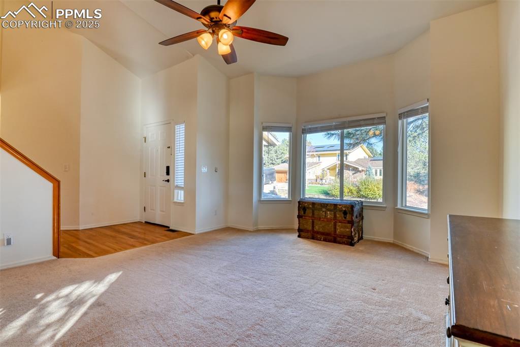 Image 4 of 48: Entry