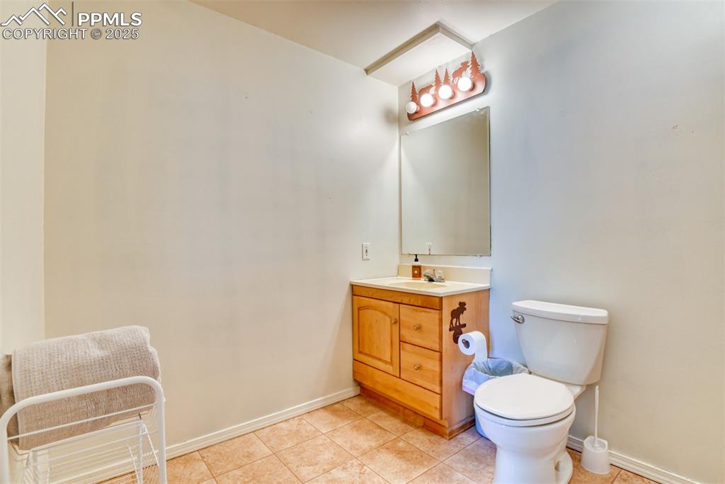 Image 41 of 48: Bathroom