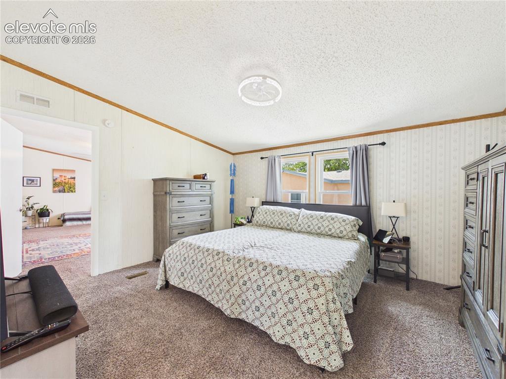 Image 13 of 44: Bedroom