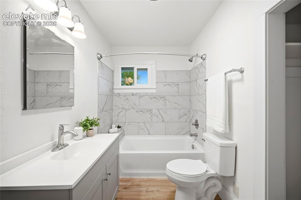 Image 5 of 46: Bathroom