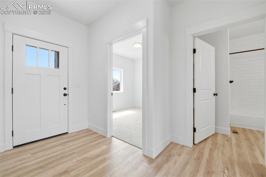 Image 17 of 41: Entry