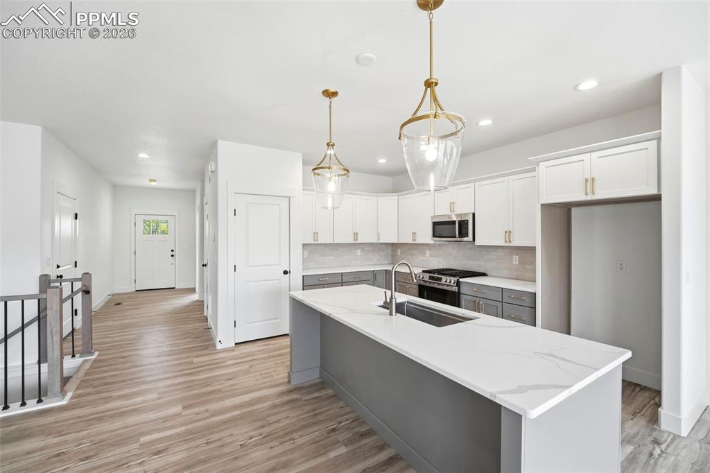 Image 2 of 41: Kitchen