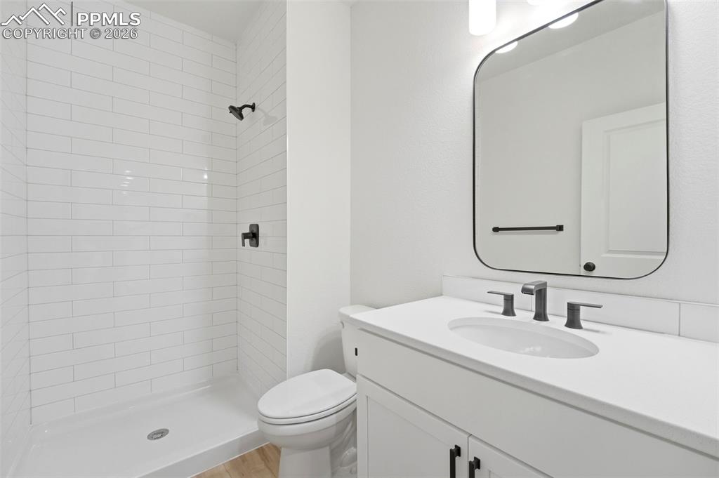 Image 26 of 41: Bathroom