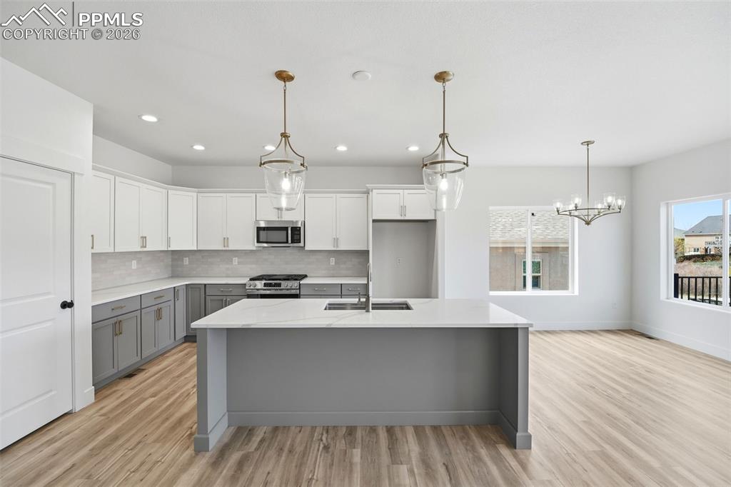 Image 3 of 41: Kitchen