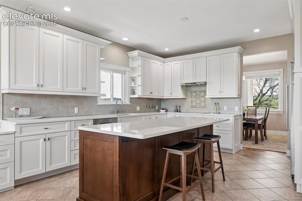 Image 9 of 46: Kitchen