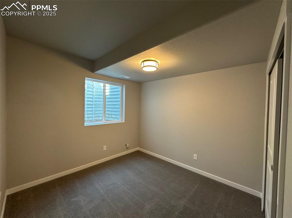 Image 13 of 20: Bedroom