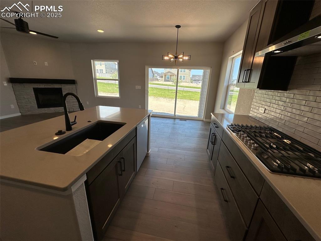Image 5 of 20: Kitchen