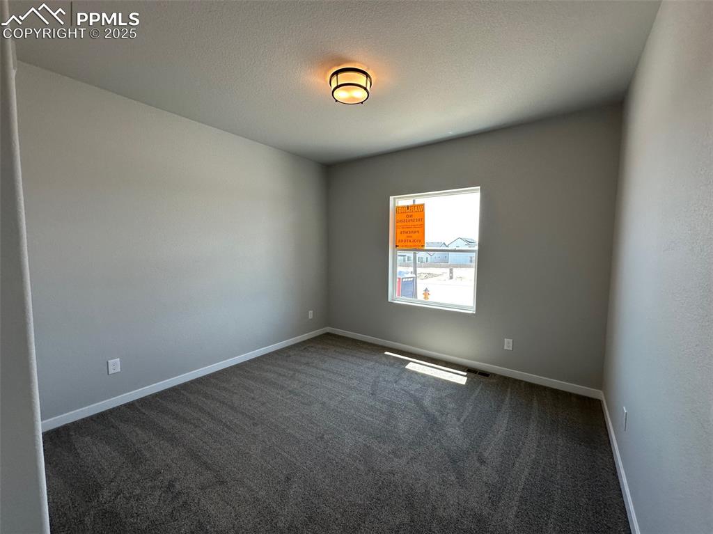 Image 9 of 20: Bedroom