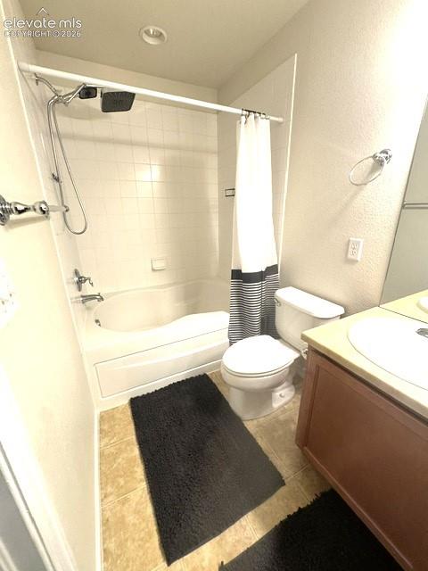 Image 16 of 25: Bathroom