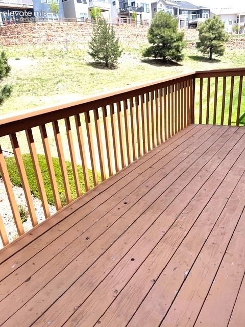 Image 23 of 25: Deck