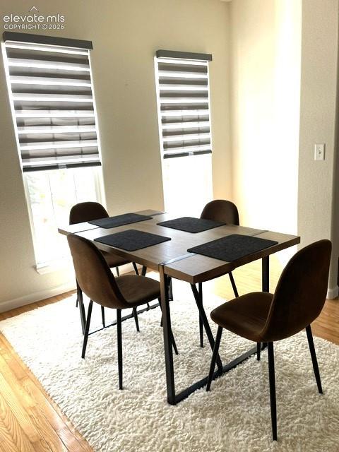 Image 5 of 25: Dining Area