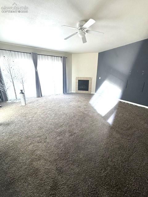 Image 8 of 25: Living Room
