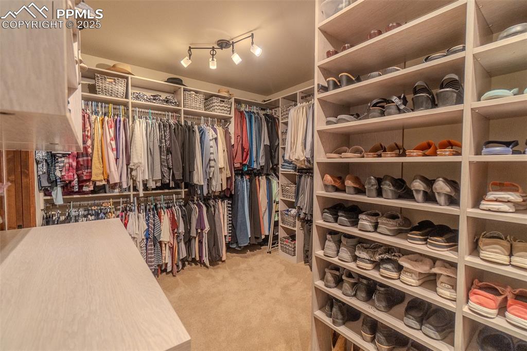 Image 23 of 50: Custom California closet